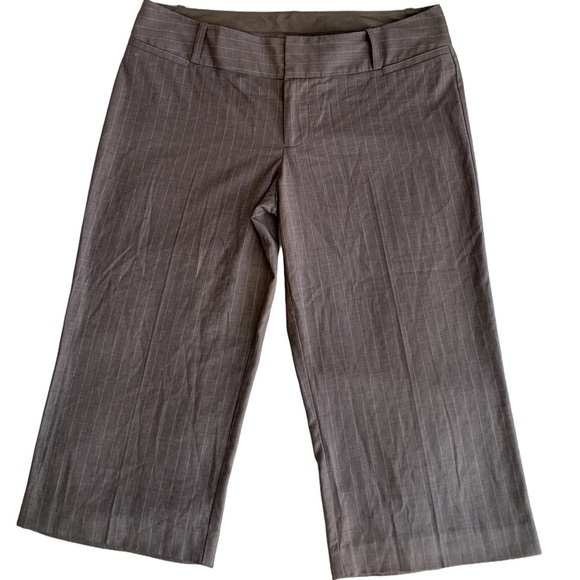 Mossimo Gray Charcoal with White Pinstripe Wide Leg Capri Dress Pants - Picture 1 of 8